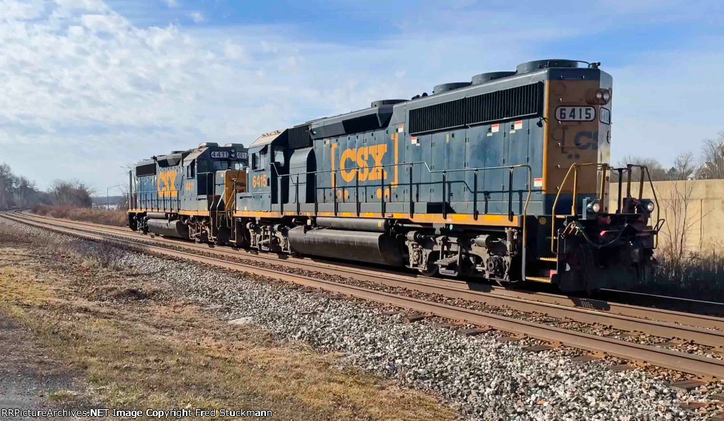 CSX 6415 now trails as the head down to BD.